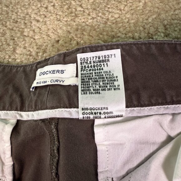 DOCKERS Mid Rise Curvy Brown Stretch CAPRI Pants Women’s Size 12 - 34x18 - E514 - Picture 4 of 10
